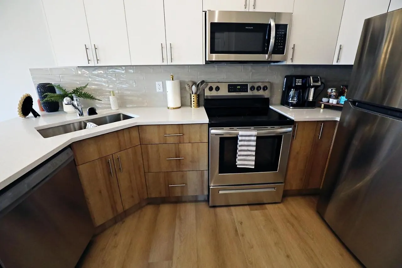 بيت للعطل Downtown 3 Queen Beds, Ac, Double Garage, Disney إيدمونتون