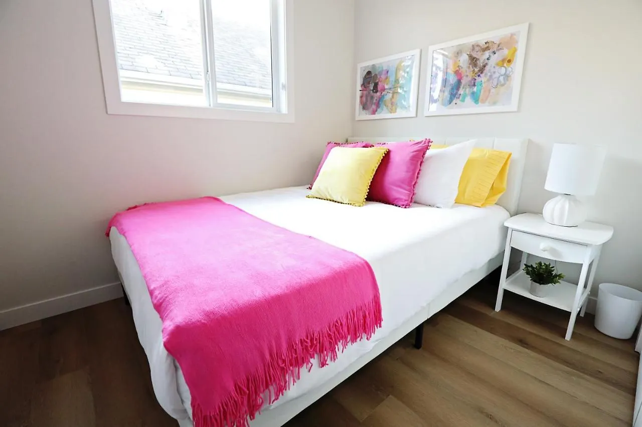 بيت للعطل Downtown 3 Queen Beds, Ac, Double Garage, Disney إيدمونتون