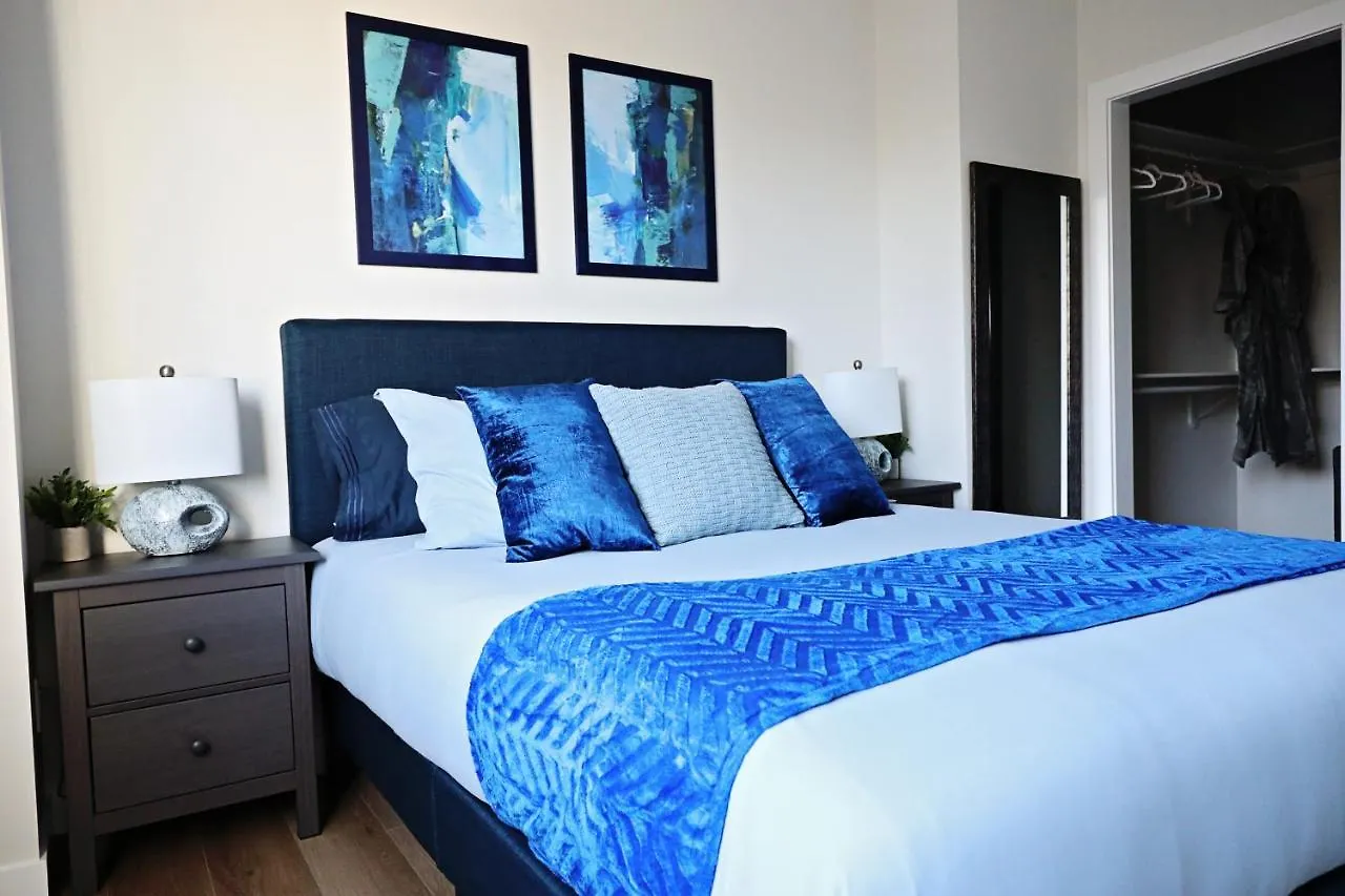 Downtown 3 Queen Beds, Ac, Double Garage, Disney إيدمونتون بيت للعطل