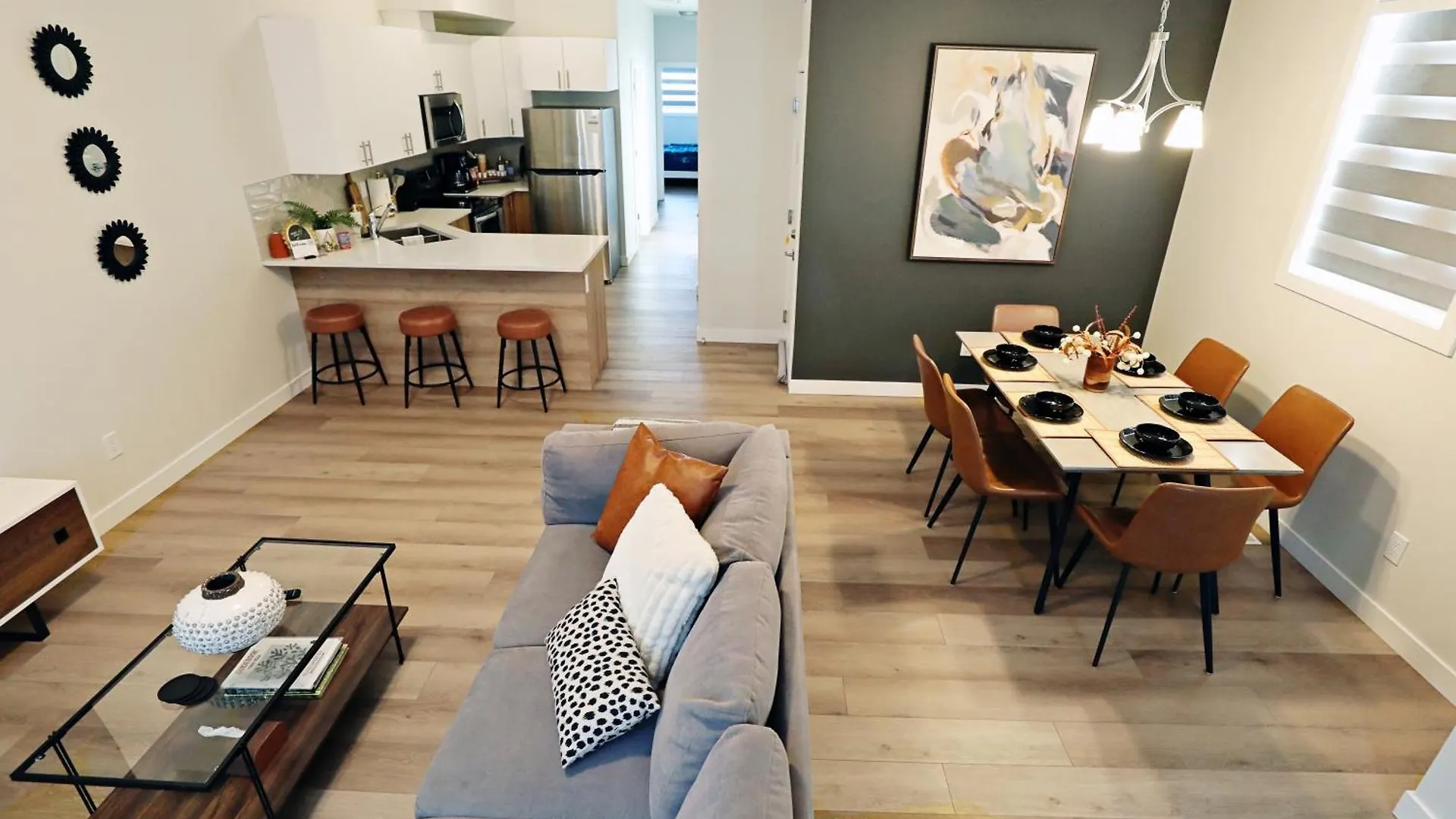 Downtown 3 Queen Beds, Ac, Double Garage, Disney إيدمونتون