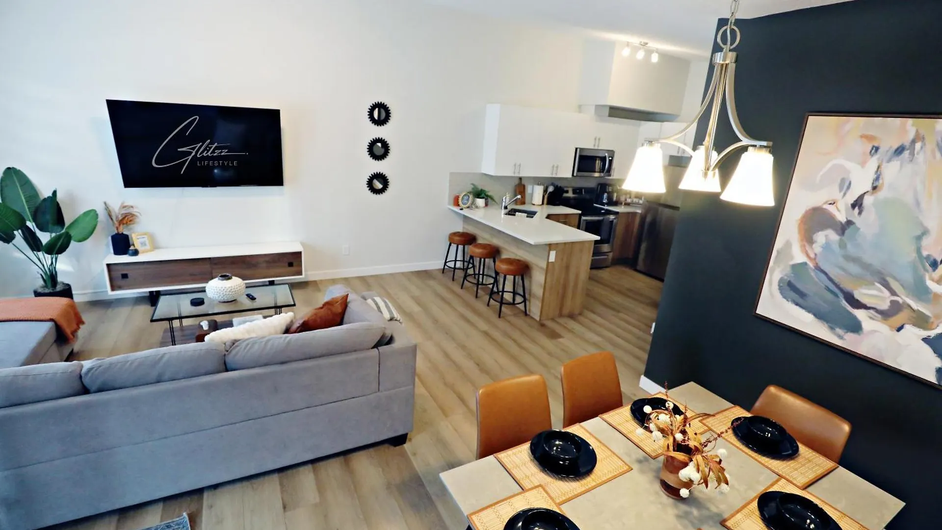 Downtown 3 Queen Beds, Ac, Double Garage, Disney إيدمونتون 0*,  كندا