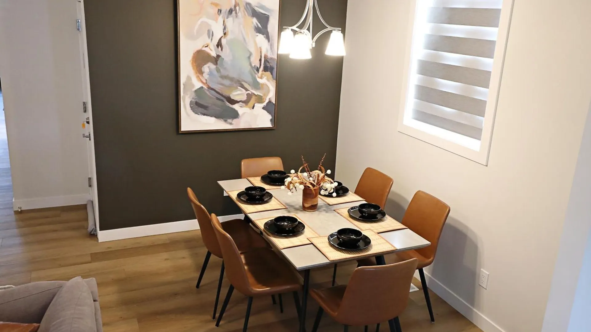 Downtown 3 Queen Beds, Ac, Double Garage, Disney إيدمونتون بيت للعطل